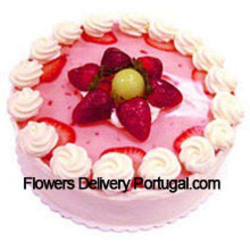 1/2 Kg Yummy Strawberry Cake